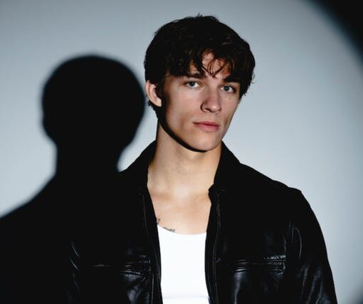 Alex Sampson, Maryjo, Rikki Lumi