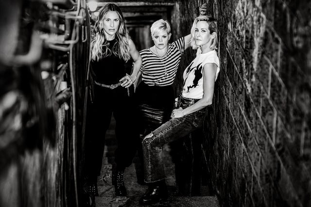 THE CHICKS – TAKING THE LONG WAY
