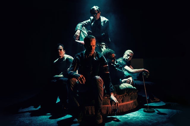 Queens Of The Stone Age – Perfecth World Tour